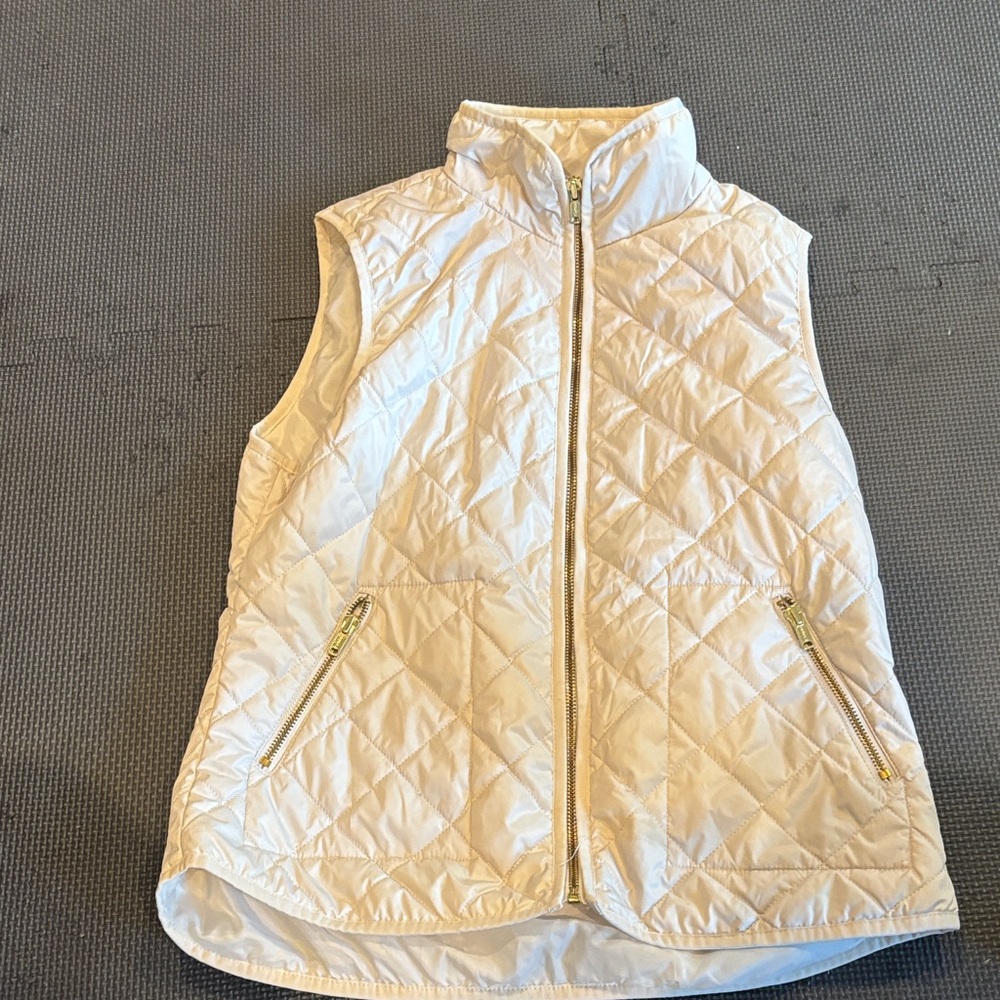 Old Navy Women's Quilted Cream Vest - Picture 5 of 8